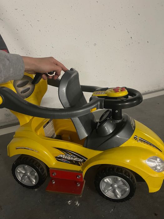 Jeździk samochodzik dla dziecka