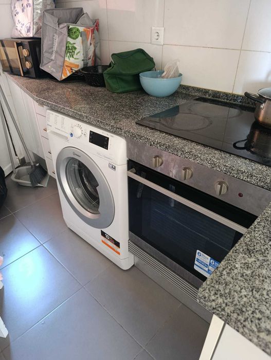 Quarto em Apartamento T2 - Zona do Beato.