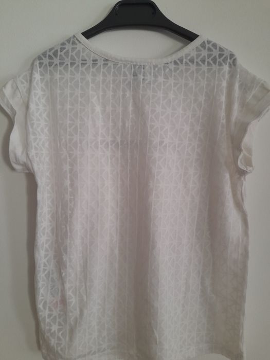 T-shirt Karl Lagarfeld muito fresca e elegante