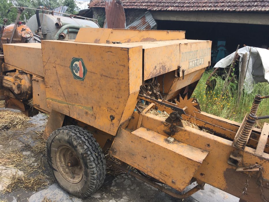 Enfardadeira Rivierre Casalis RR33