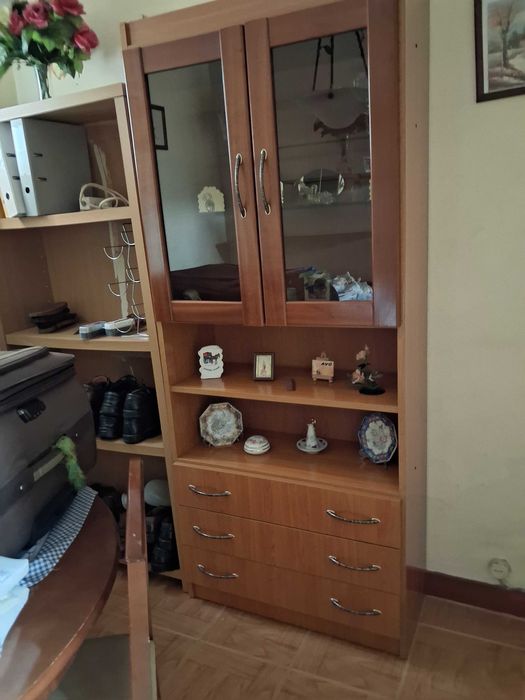 Estante em pinho cumo nova para venda com muinta uregencia