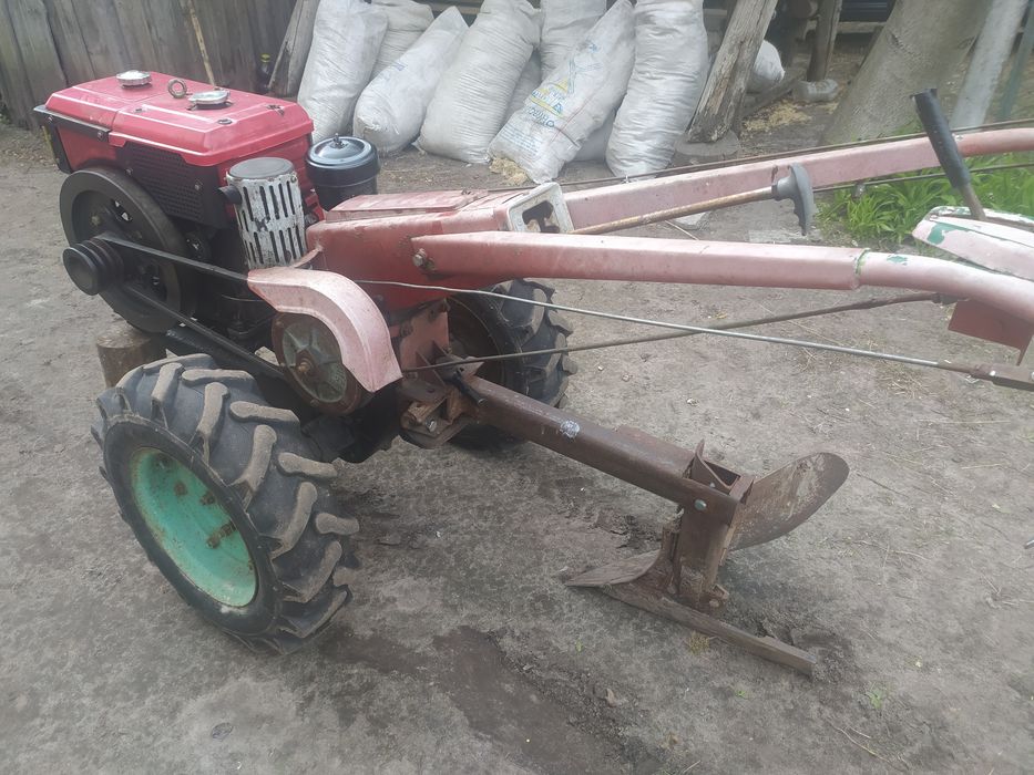 Продам мото блок 10 кс