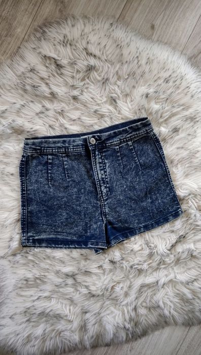 Krótkie spodenki damskie