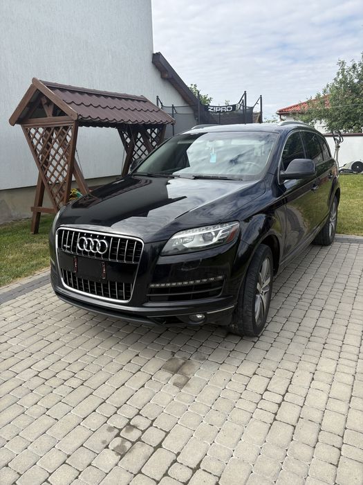 Автомобіль ауді Q7