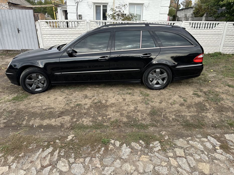 Продам автомобіль Мерседес 211