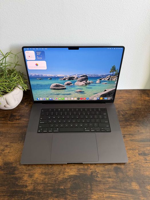 MacBook Pro 16” M4 Max  | 48GB RAM |  1TB SSD |
