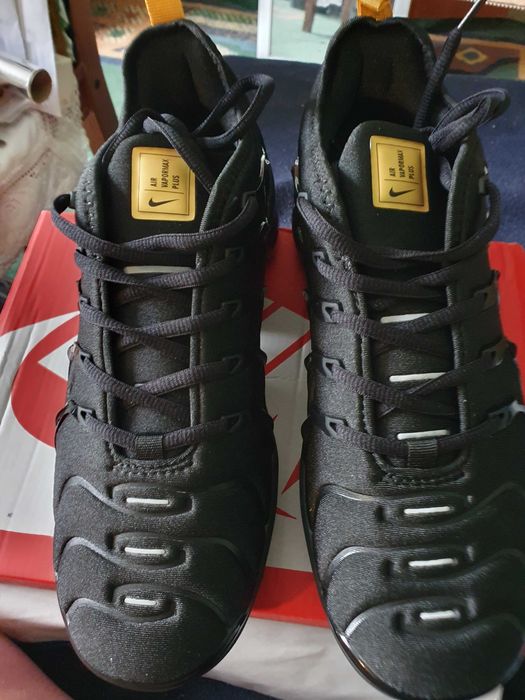 Nike air plus vapormax black gold 43