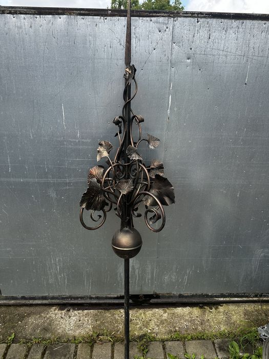 Флюгер або Декоративний елмент на дах