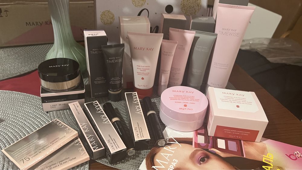 Мінерапьна розсипна пудра, блиски, маска Мери Кей