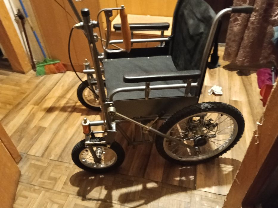 Продаю уличную коляску