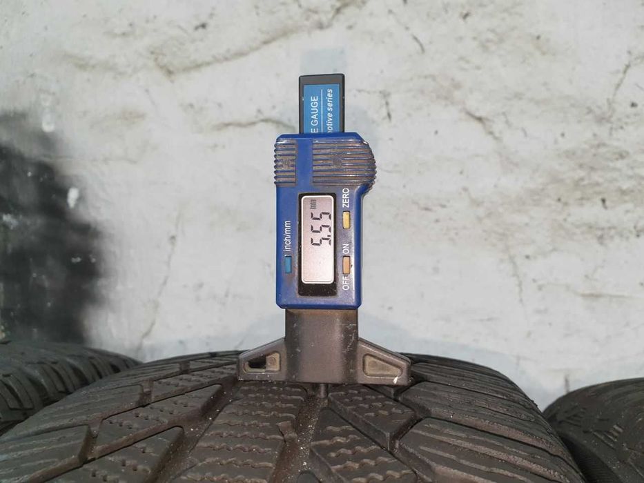 Dwie Opony zimowe 215/60R16 Semperit Master-Grip 2 5,5mm 2019r