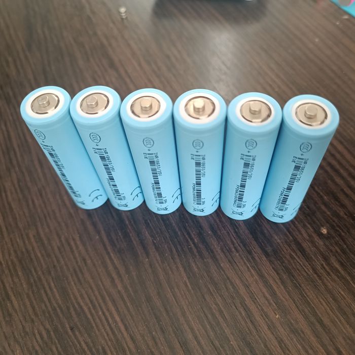 Аккумулятор літій-іонний 18650 EVE INR18650-35V 3600mAh 3.6V 10A