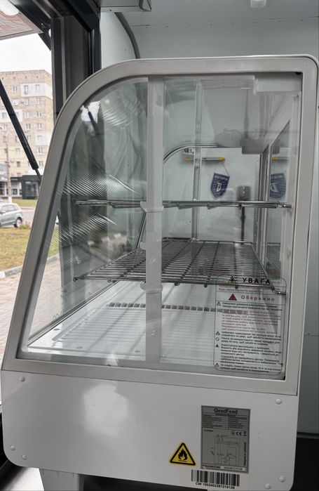 Холодильна вітрина Good Food