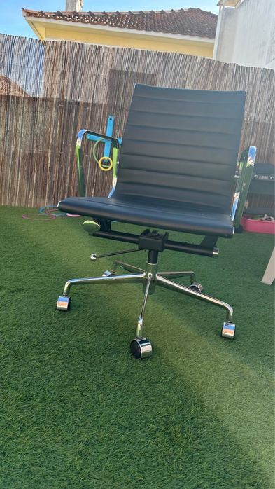 Cadeira Eames Style
