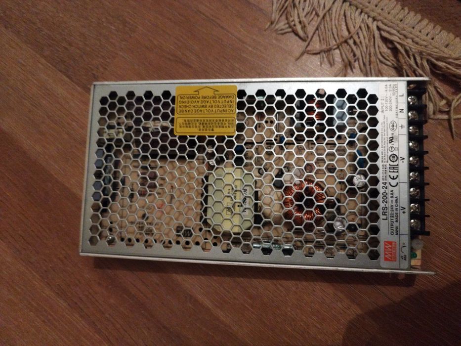 Блок живлення LRS-200-24