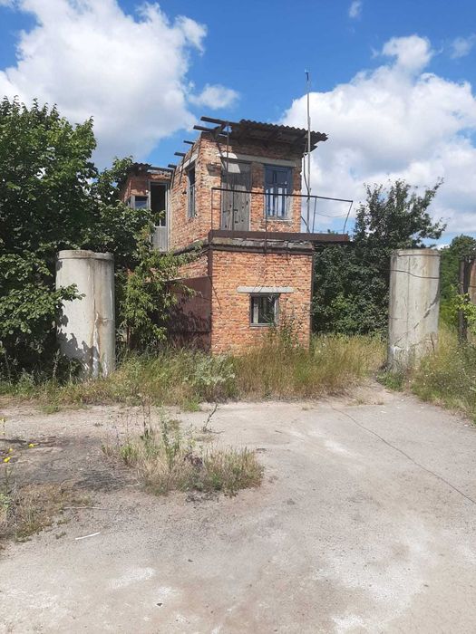 Закрита господарська база 2 га біля траси Р-08 (Тульчин)