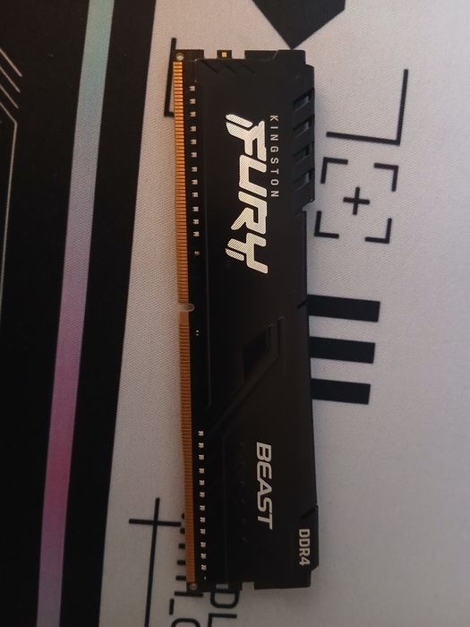 Kingston Fury DDR4, 4GB.
