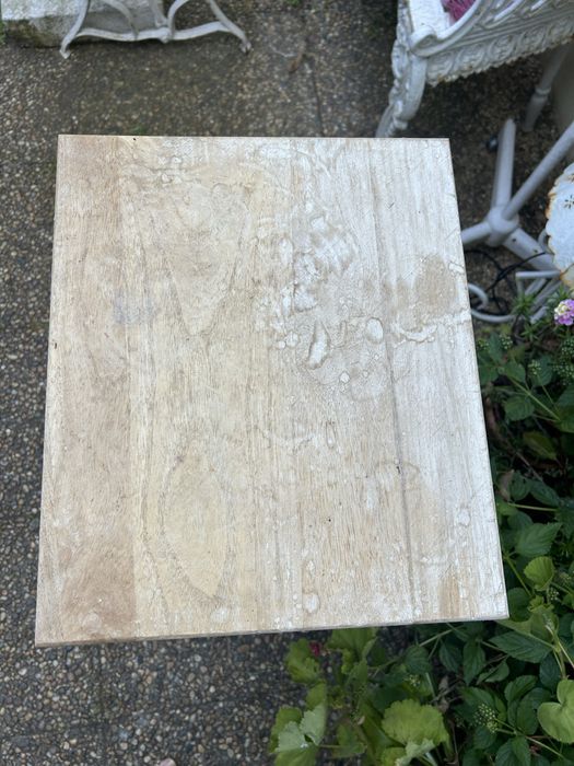 Mesinha de cabeceira