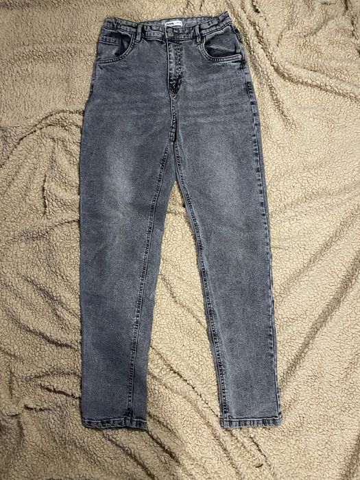 джинси сірого коляру від брегду sinsay