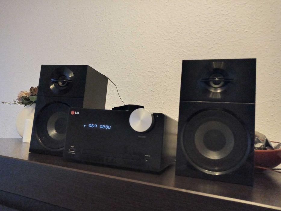 używana wieza HIFI LG, 40 W, wieza domowa, stan bdb, 1 wlasciciel