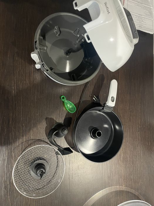 Airfryer Tefal com acessórios