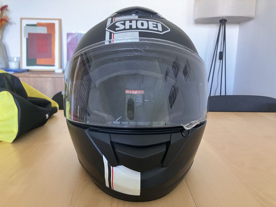 Capacete de mota Shoei