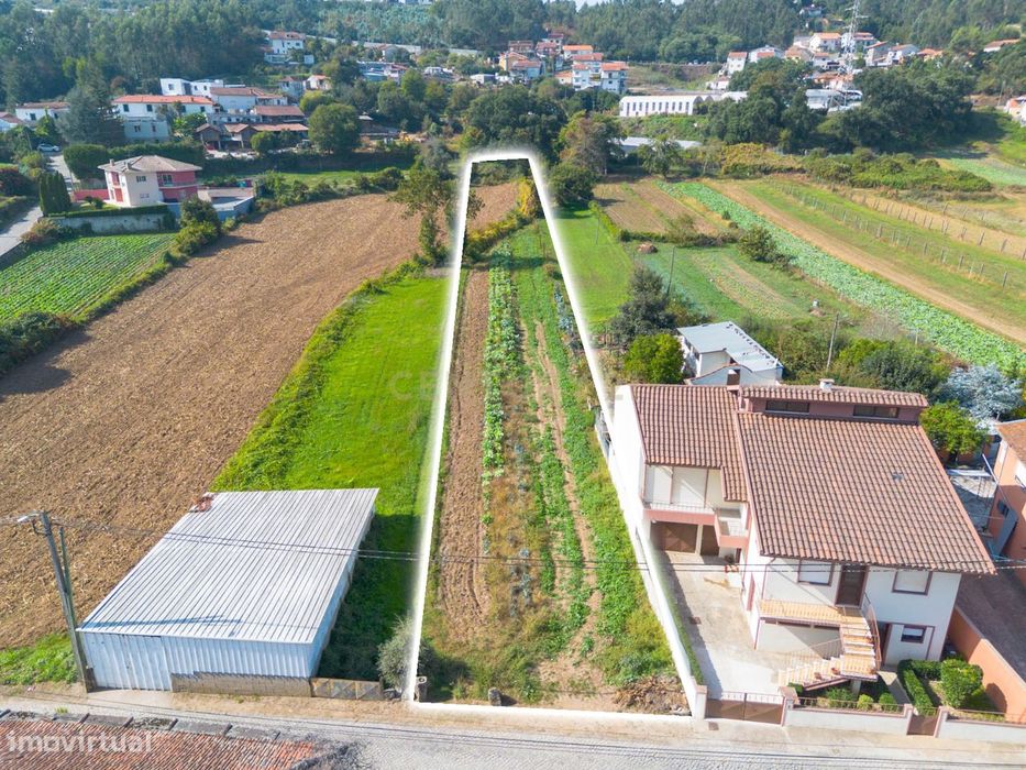 Terreno com capacidade construtiva em S.Pedro da cova!! — Fânzeres E São Pedro Da Cova, Porto