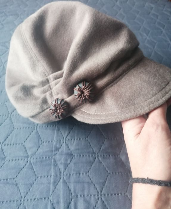 Kaszkiet damski z daszkiem. Nowy. .