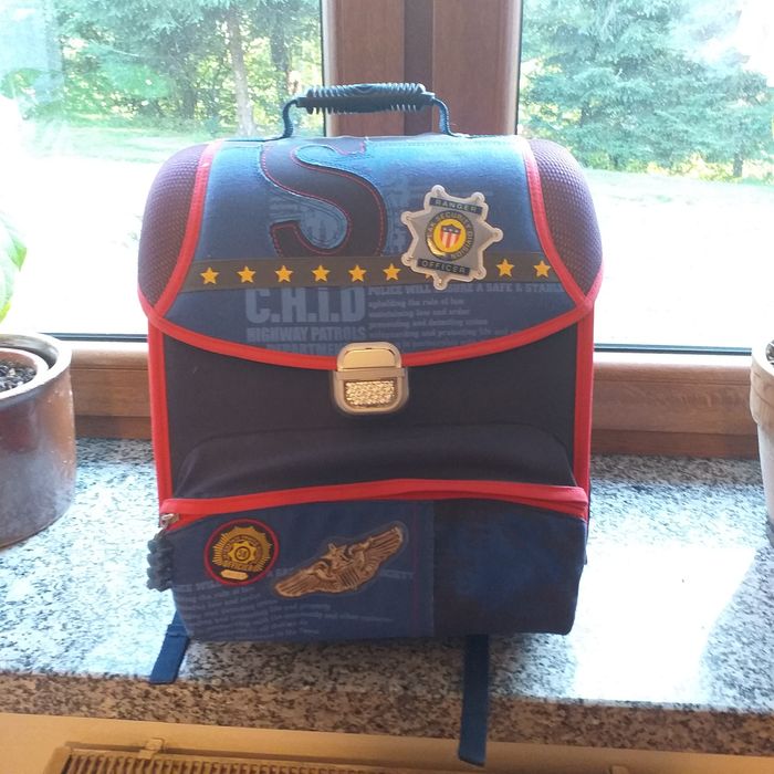 Tornister , plecak ,ergonomiczne plecy, nowy