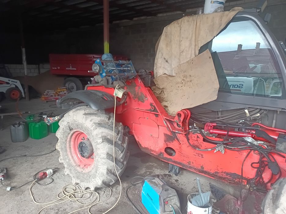 Wytaczanie wytaczarką mobilną u klienta regeneracja łyżek i osprzętu