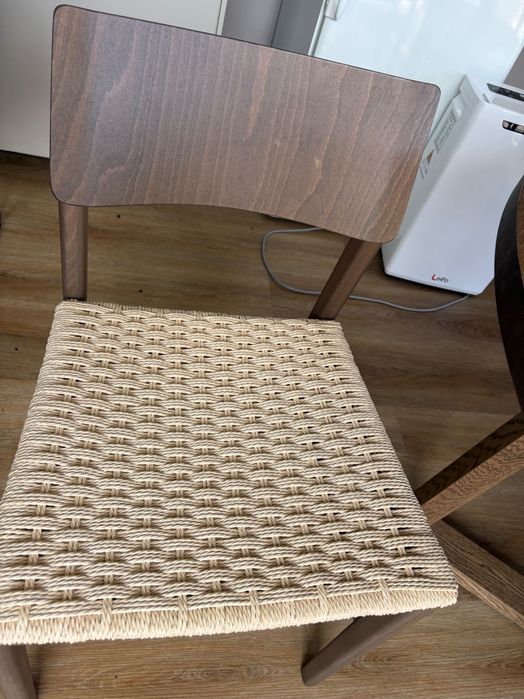 Mesa com 4 cadeiras - NOVA