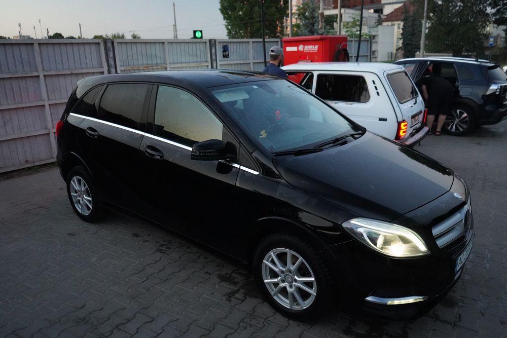 Mercedes-Benz B-Class 2016 VIN WDD2428901J011893 фото оголошення 3 з 8