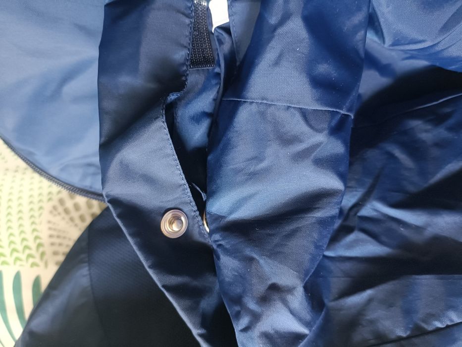 Młodzieżowa kurtka wiatrówka rozmiar 164. Adidas