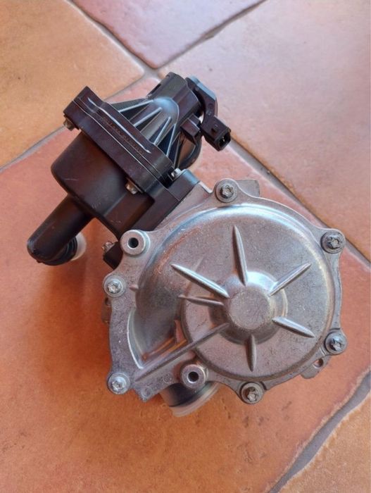 Помпа + термостат BMW n42,n46. Оригинал