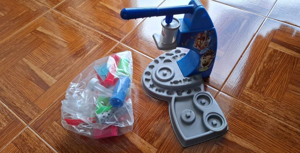 Play-doh: Galinha,Massas,Cabeleireiro,Vulcão e Gelataria