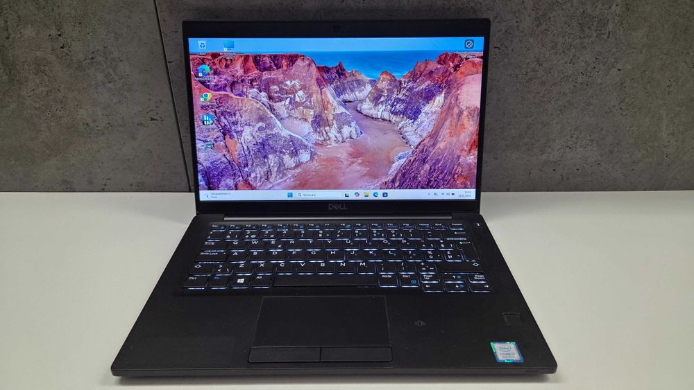 MOCNY Dell Latitude 7390 i7 8650U ram 16GB dysk 256SSD FHD IPS Laptop