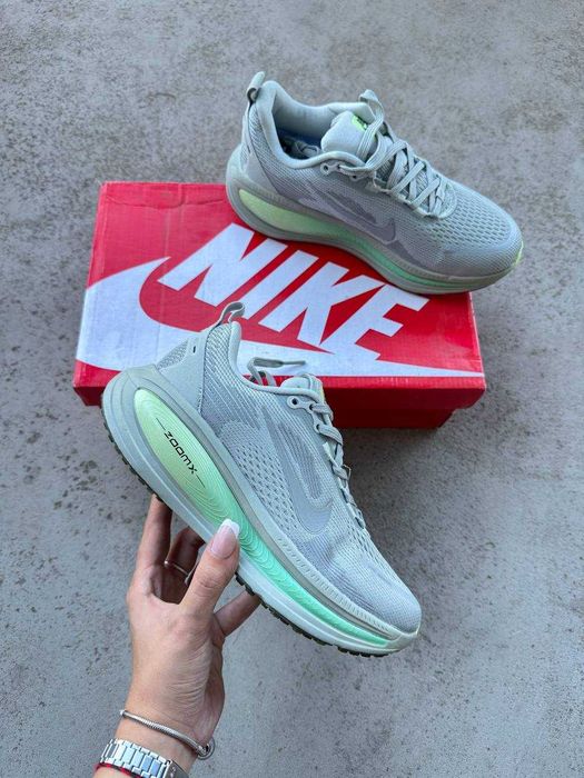 Нові кросівки  Nike vomero. 38 38 40 розміри