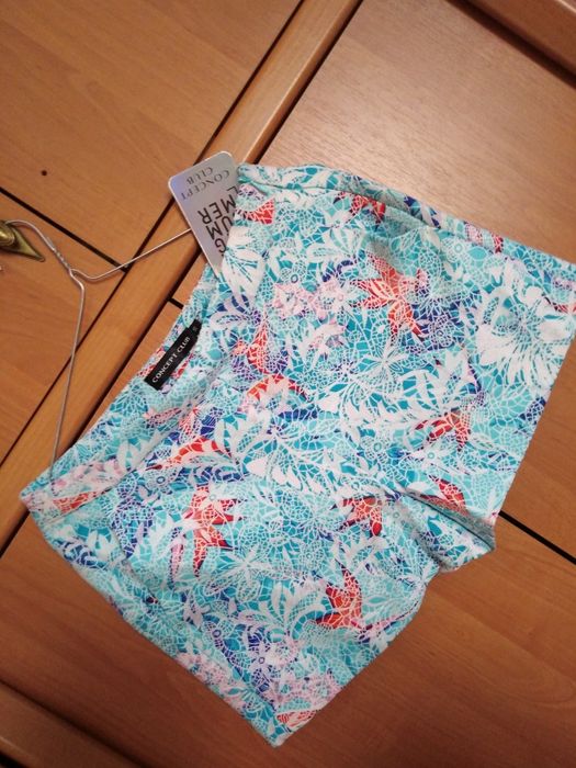 Футболки, кофточки.