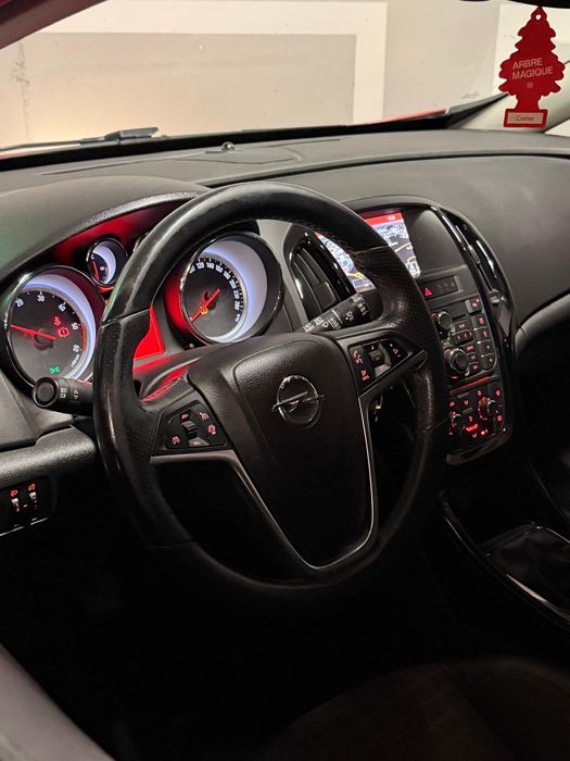 Opel Atra GTC 1.6 cdti