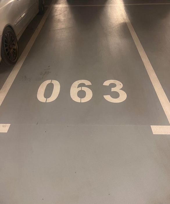 Sprzedam miejsce parkingowe  - Al. Prymasa Tysiąclecia 83A Bliska Wola