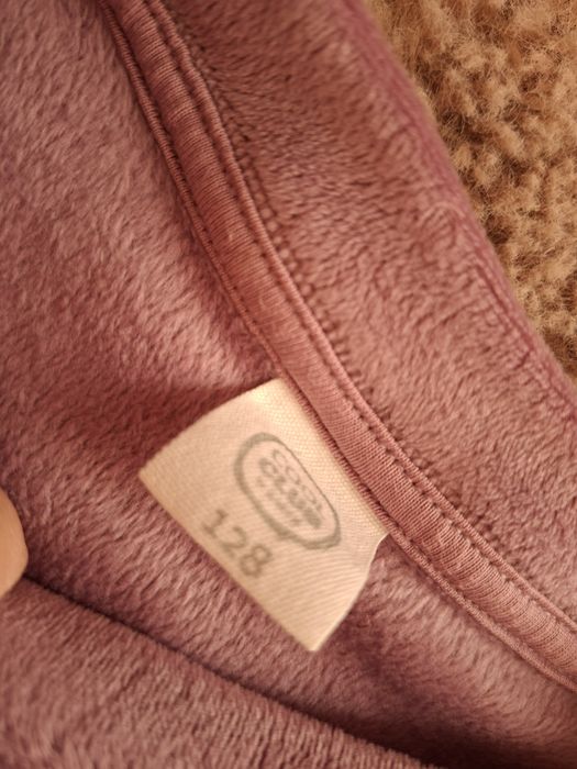 Dres welurowy r 128 Smyk