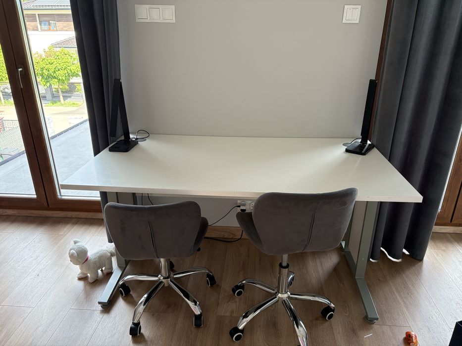 Duze biurko  150 cm