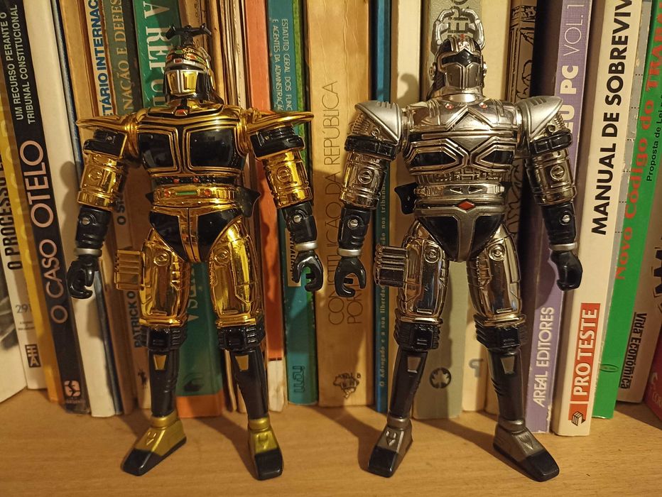 Conjunto de figuras/brinquedos (Ler Descrição)