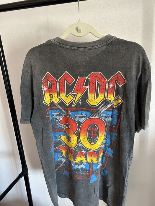 T-shirt ac/dc.