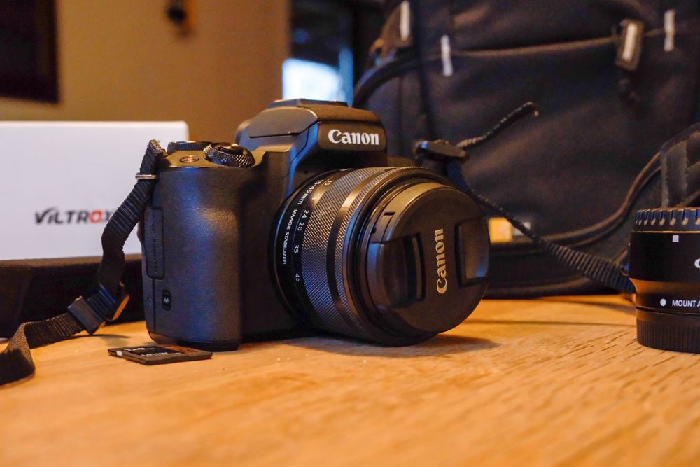Canon M50 ultralekki do podróży.