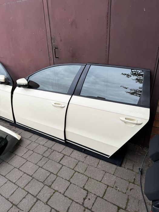 Дверь передняя пасат б7 Дверка  Passat B7 дверь пассат б7