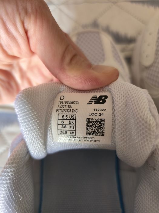 Sapatilhas brancas/creme