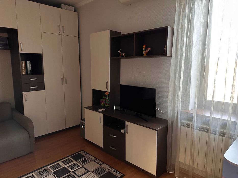 Квартира двокімнатна в Києві подобово