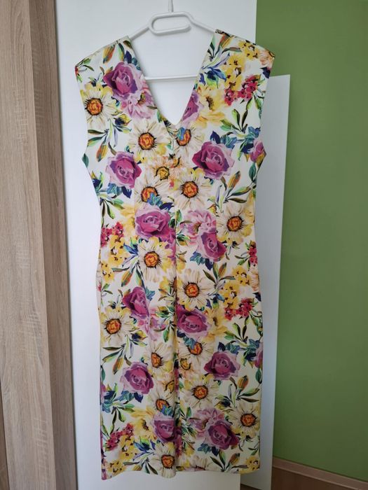 Elegancka imprezowa prosta sukienka w kwiaty, kolorowa łączka S kmx