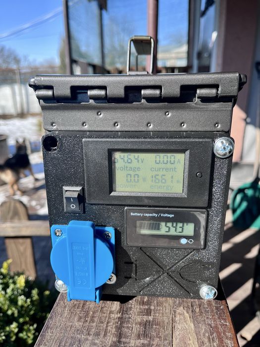 Зарядна станція на LiFePo акумуляторах